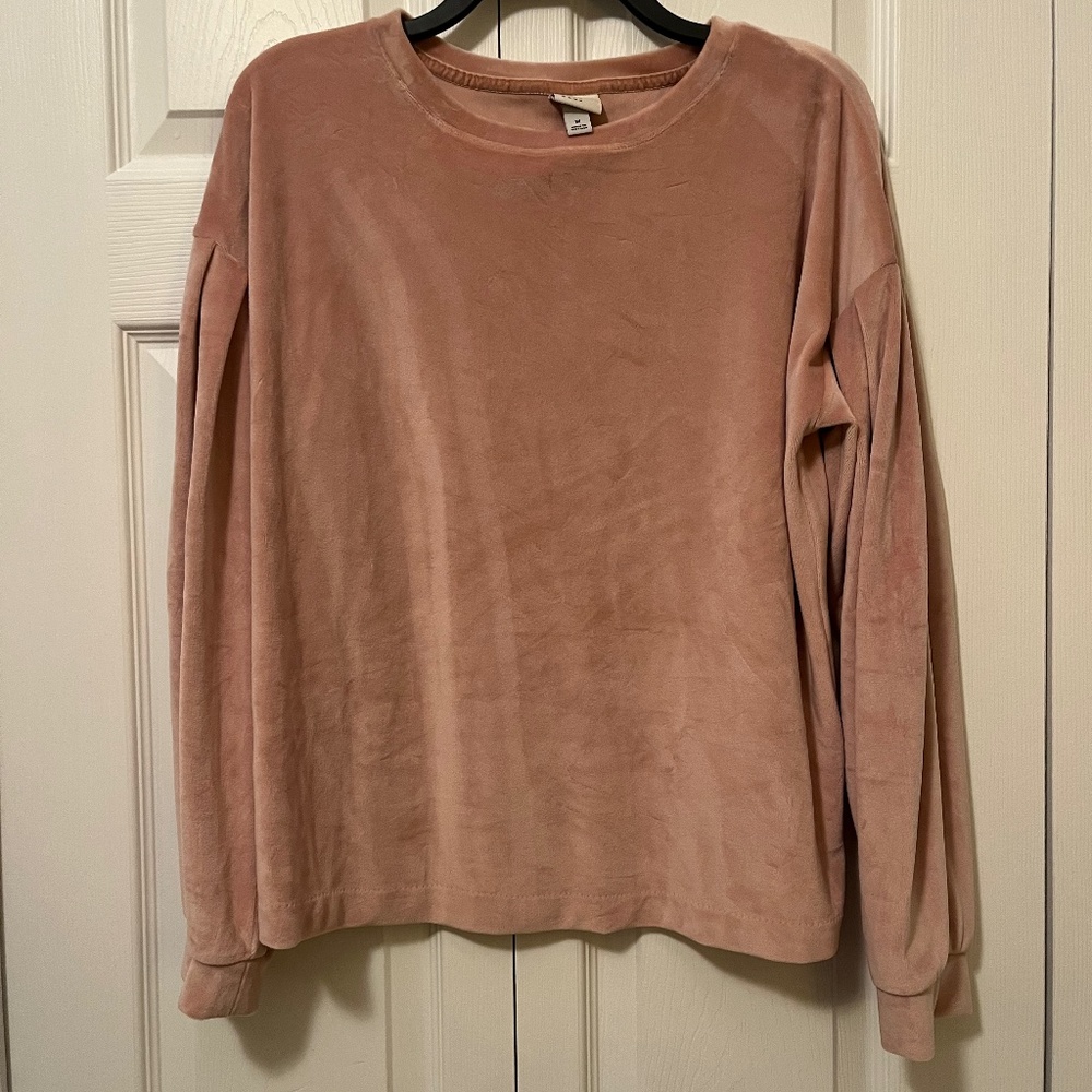 Rose Mauve Color Velour Top Size Medium ONE DAY